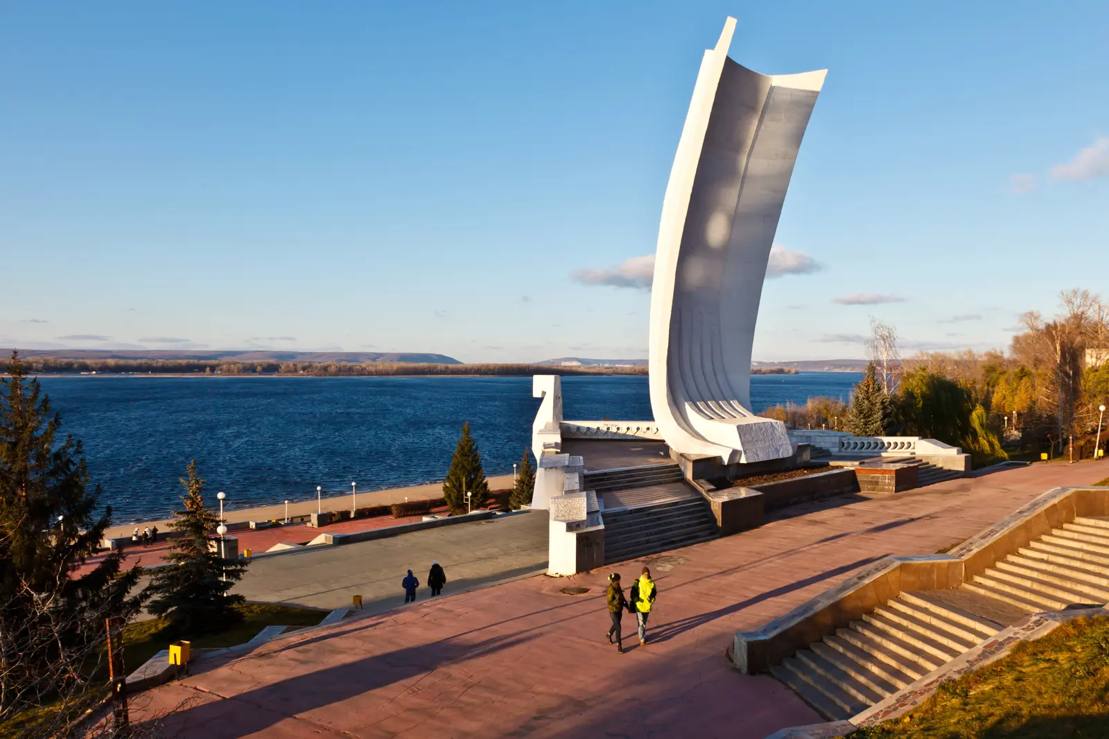 Из аэропорта «Курумоч» — в Самару: трансфер + экскурсия